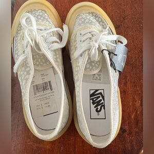 Vans women’s size 5 BNWT